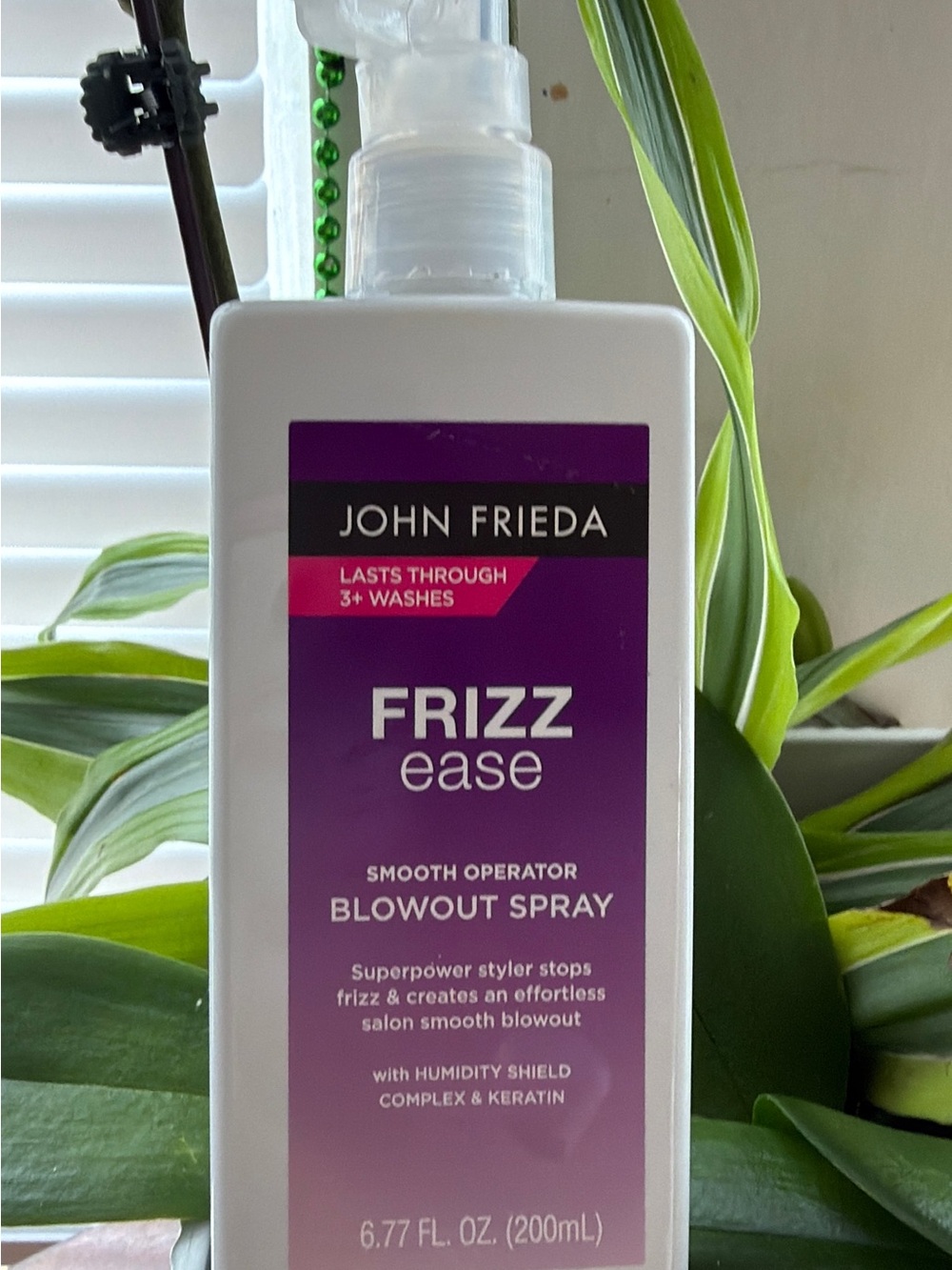Frizz Ease Smooth Operator Blowout Spray - Purple
